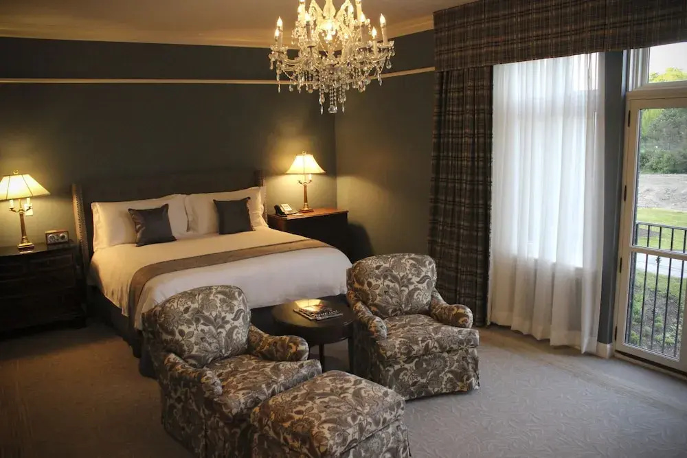 Deluxe Double room (full double bed)