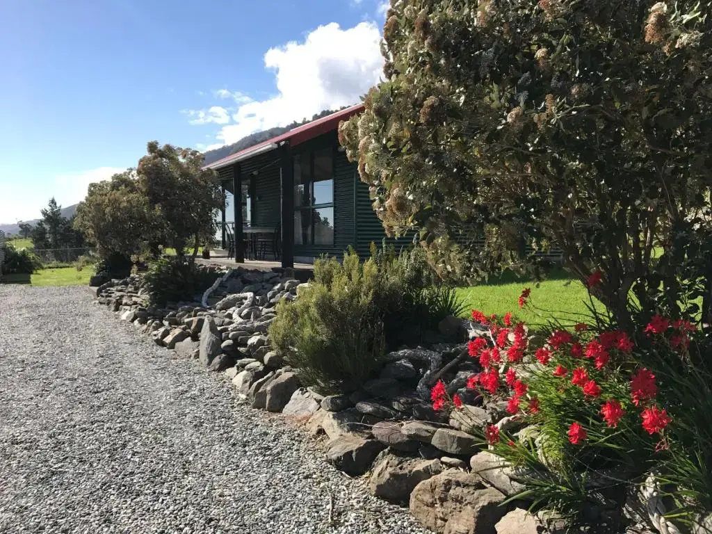 2 Bedrooms Cottage