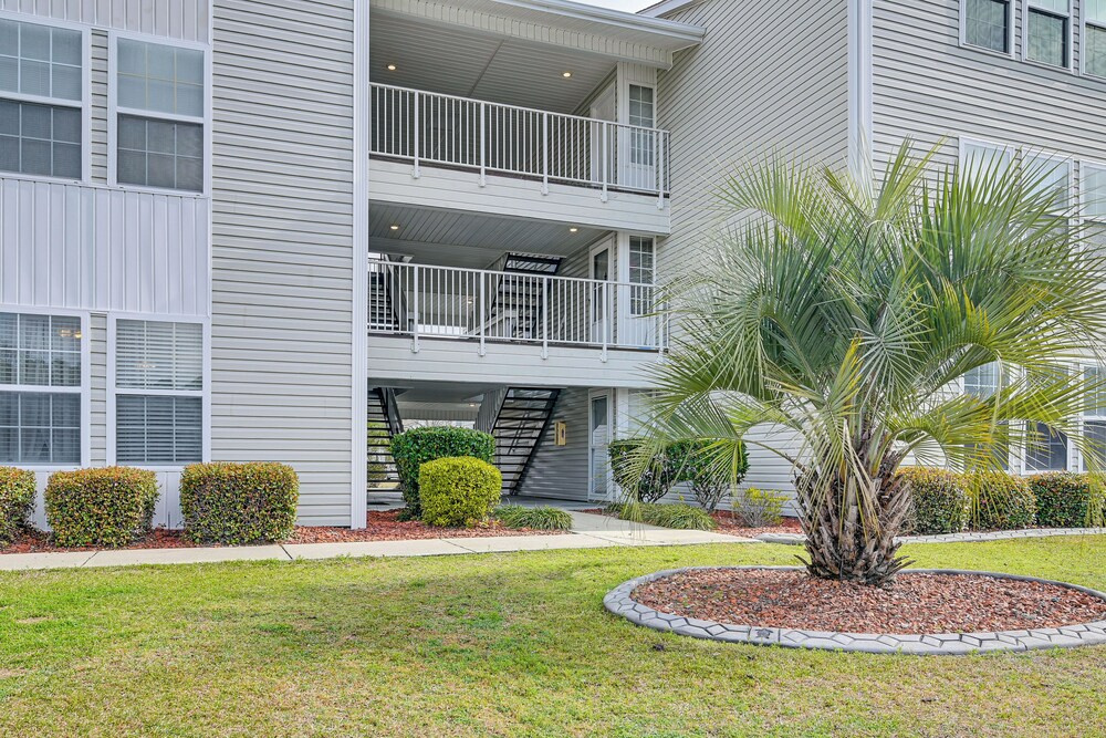 2 Mi to Shore: Surfside Beach Condo w/ Pool Access