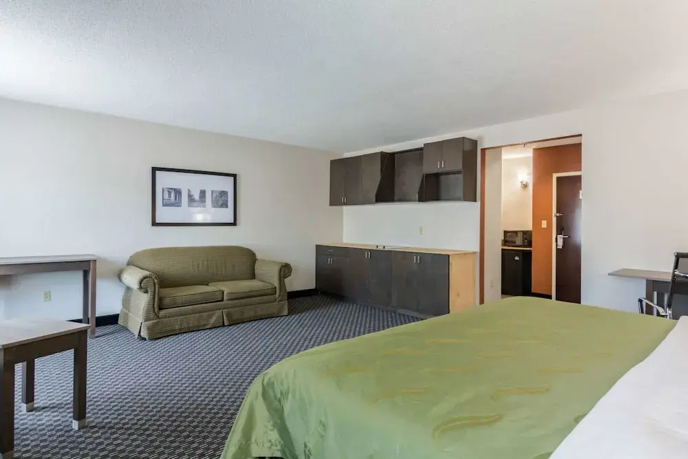 Double Suite (full double bed)