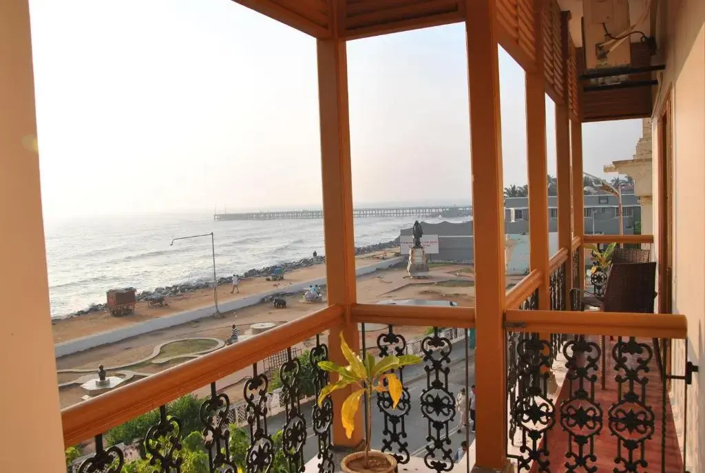 Deluxe Double room with sea view (full double bed)