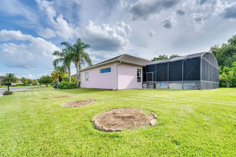 20 Mi to Disney: Family Home w Pool in Davenport