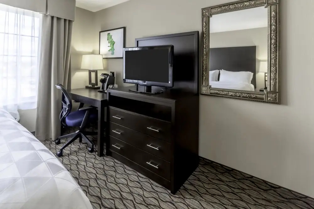 Holiday Inn Hotel & Suites-Milwaukee Airport by IHG - Chambres
