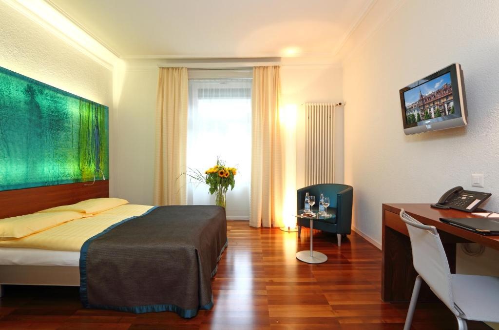 Waldstaetterhof Swiss Quality Hotel - Tap to explore photos