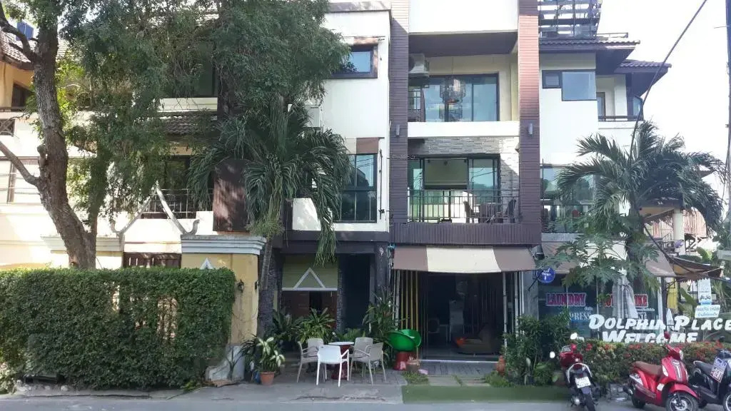 Dolphin Place
