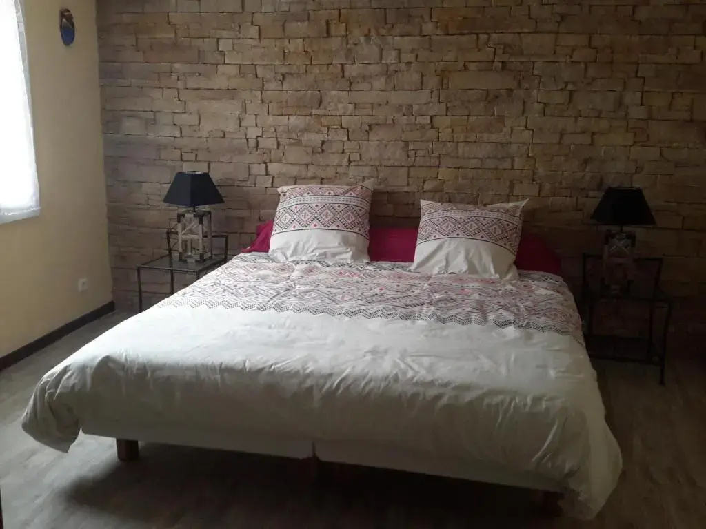 Standard Double room with garden view (full double bed)