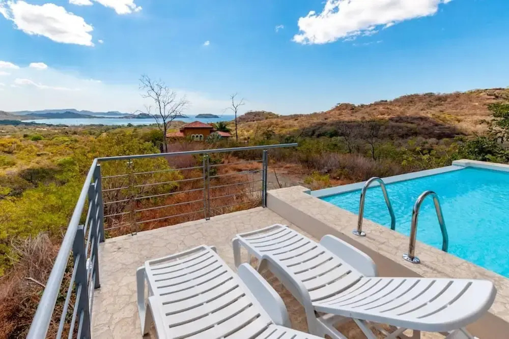 Big, Ultramodern Hillside Home With Private Pool and Endless Ocean Views - фото 15