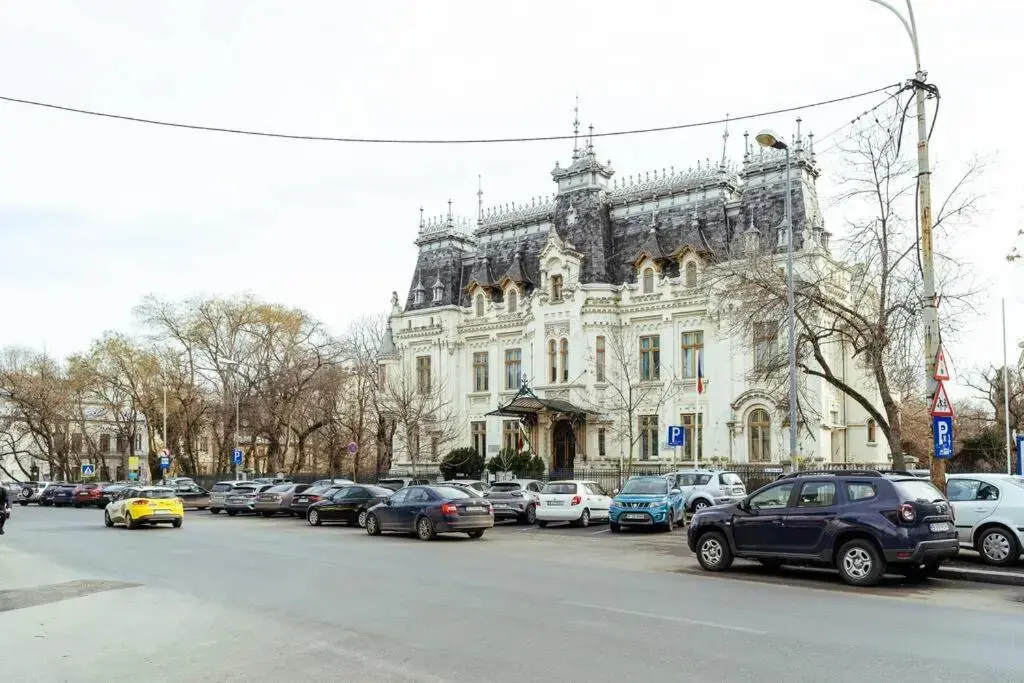 Studio with private terrace next to Cișmigiu