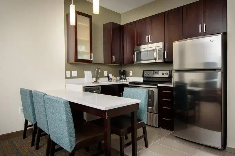 Residence Inn Cleveland Avon at The Emerald Event Center - Chambres
