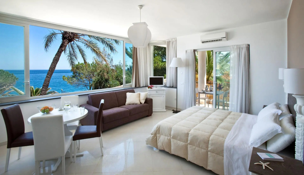 Suite with sea view