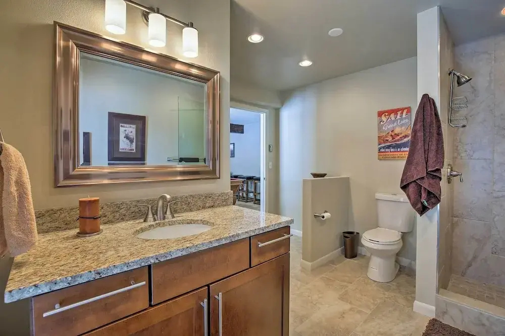 Luxurious Grand Lake Vacation Rental w/ Hot Tub! - фото 10