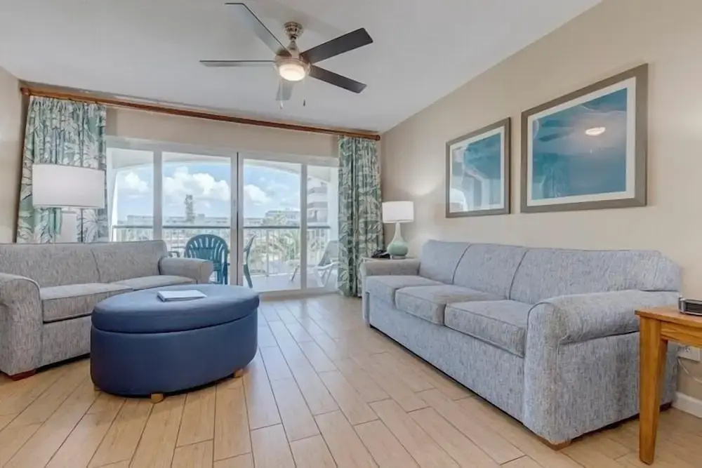 2 Bedrooms Apartment with balcony and with partial ocean view