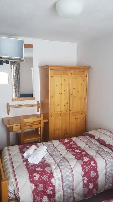 Standard Double room with balcony (full double bed)