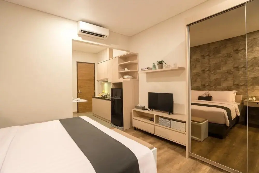 Economy Suite