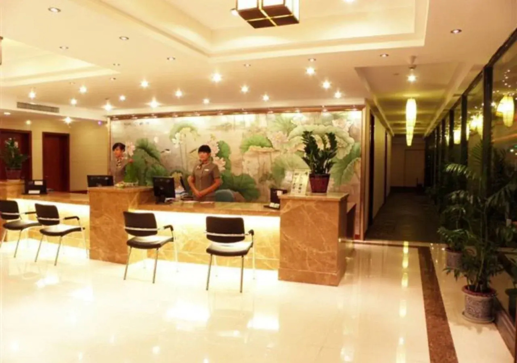 Lobby & Reception