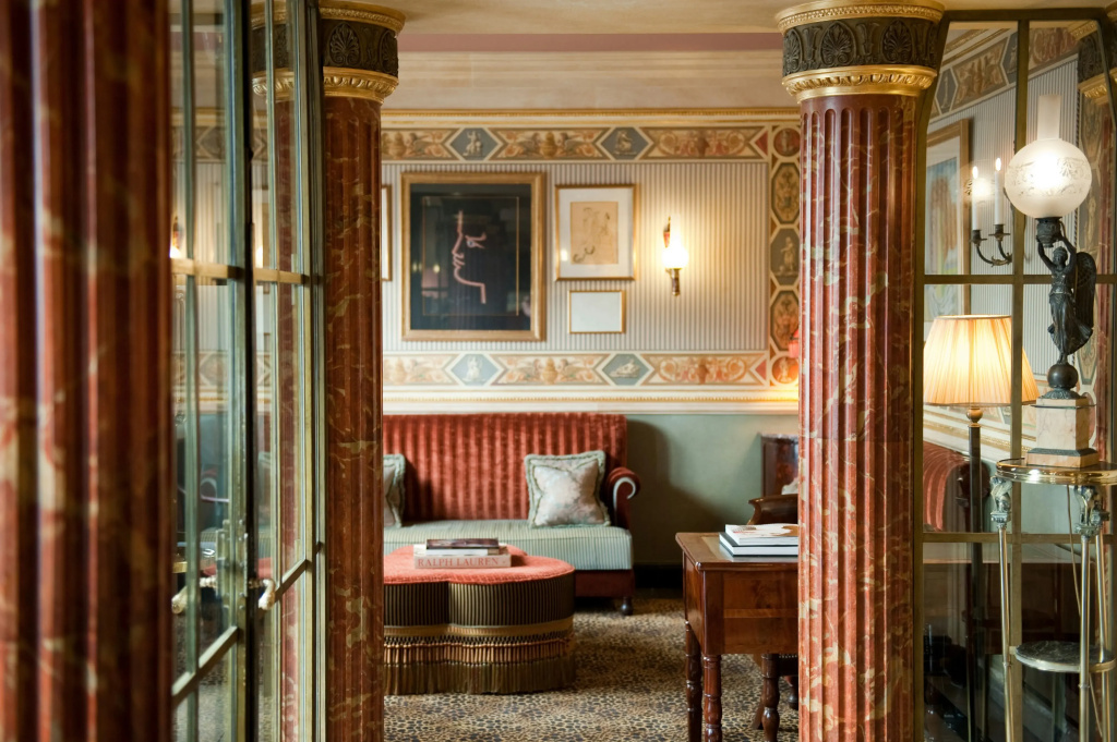 L'Hotel 19