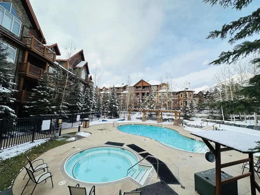 Stoneridge Resort - Mountain View - Pool & Hot Tub - фото 11