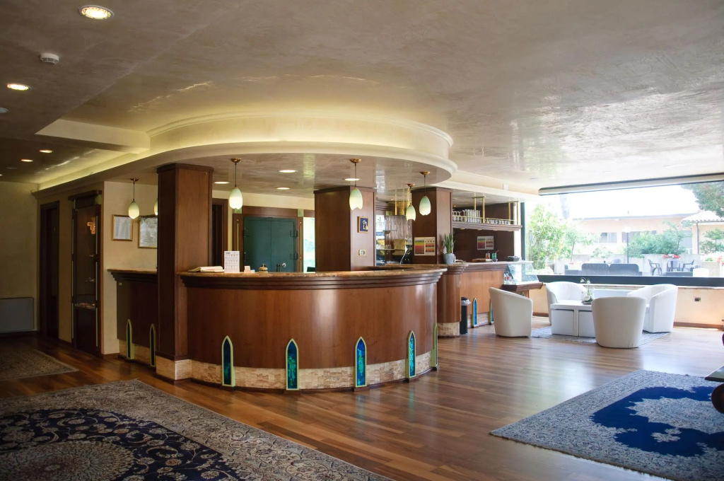 Lobby & Reception