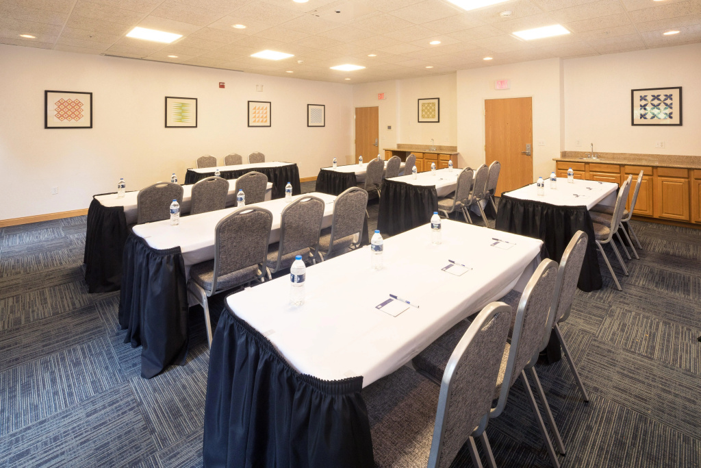 Holiday Inn Express Hotel & Suites Detroit - Utica by IHG - фото 19