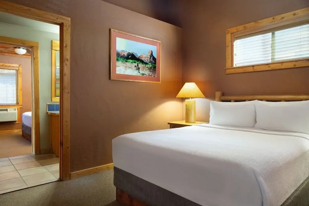 Standard Double room with river view (full double bed)