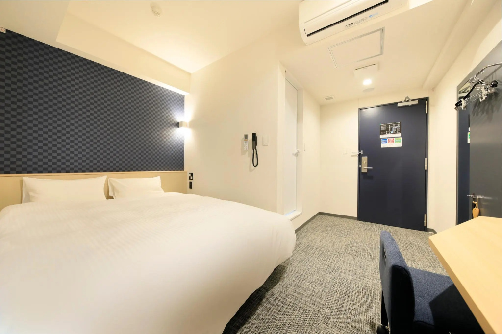Standard Double room (full double bed)