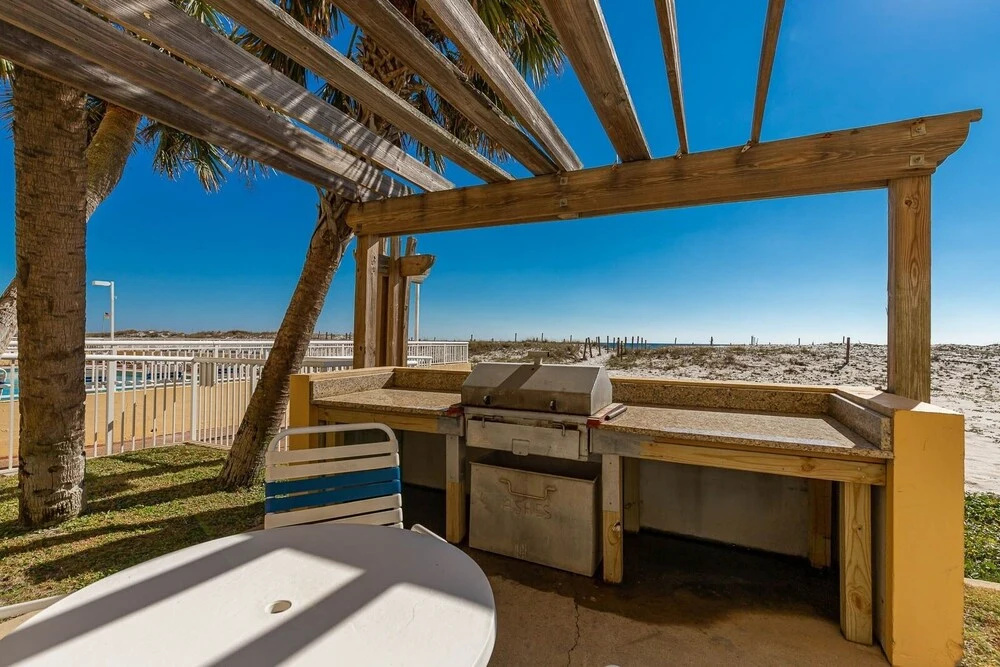 Driftwood Towers 6d 2 Bedroom Condo