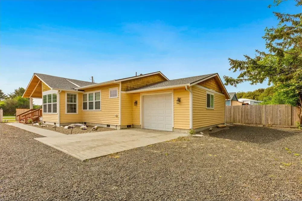 Cobblestone Cottage in Ocean Shores
