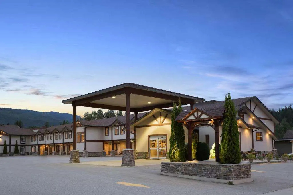Days Inn & Suites Revelstoke