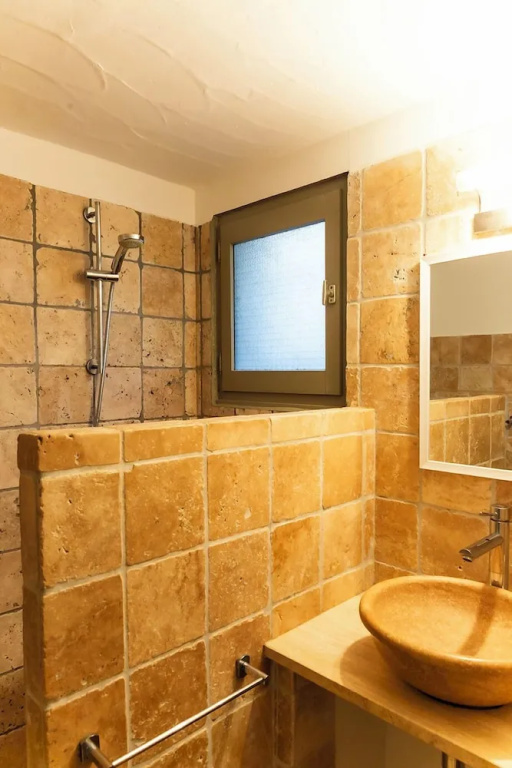 3 Bedrooms Apartment