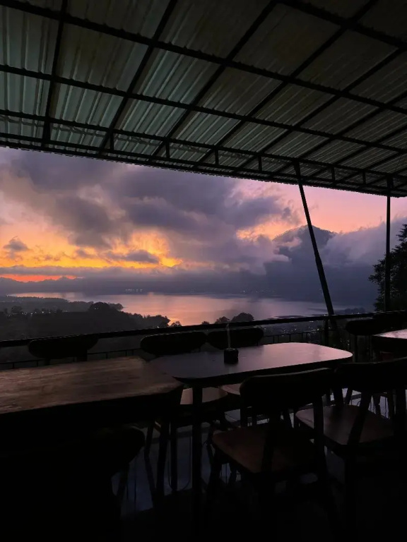 Caldera Hotel & Restaurant