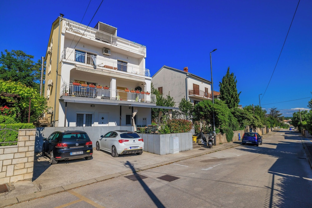 Apartments Jadro