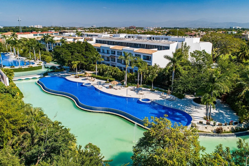 Lovely Studio With Private Outdoor Pool, On-site Golf, Patio, & AC