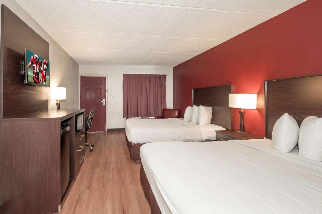 Red Roof Inn Mobile North – Saraland - Tap to explore photos