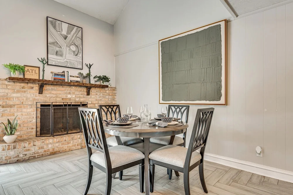 Explore Atl! Chic Home Base Near Mercedes-benz