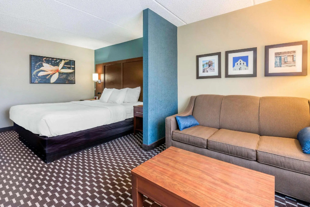Double Suite (full double bed)