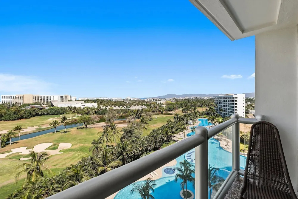 Luxury Beach 2BR Resort Access Vidanta