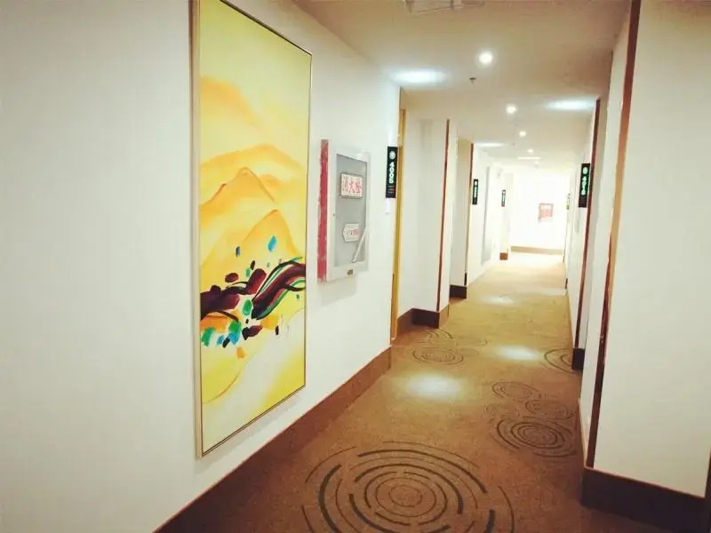 Lobby & Reception