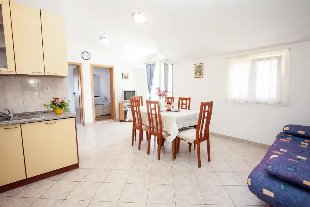 2 Bedrooms Apartment