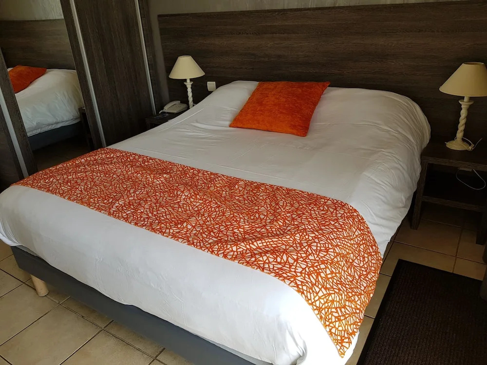 Standard Double room (full double bed)