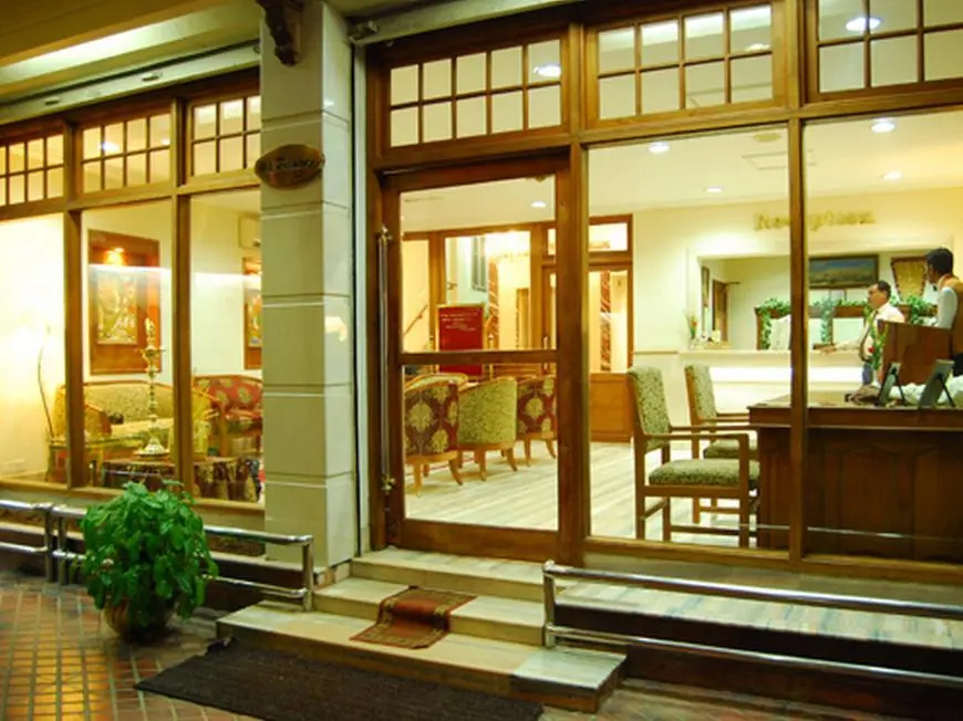 Lobby & Reception