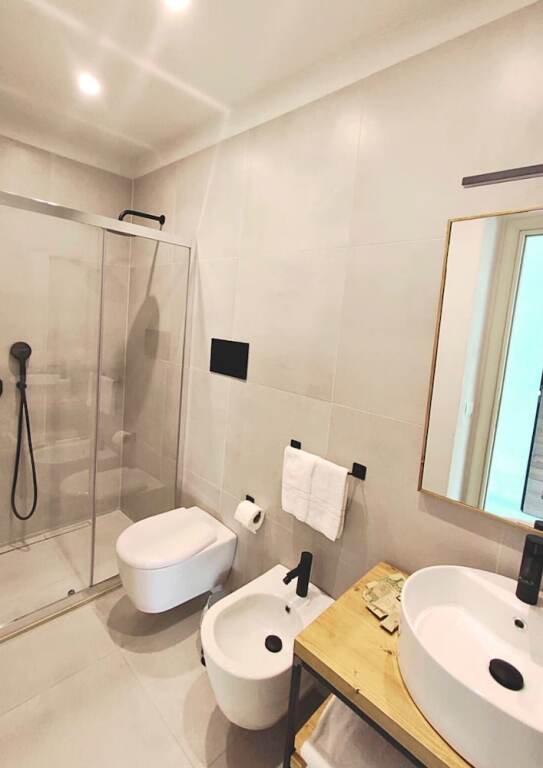 gallery_image_hidden_33