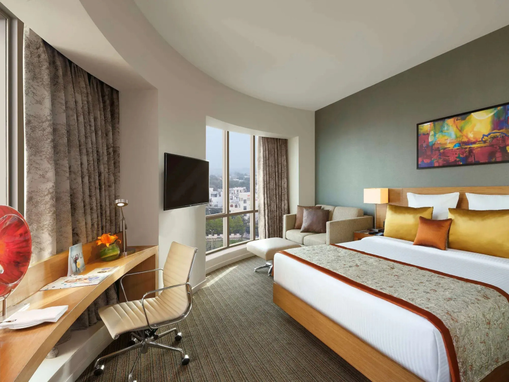 Novotel Lucknow Gomti Nagar Hotel — фото 6
