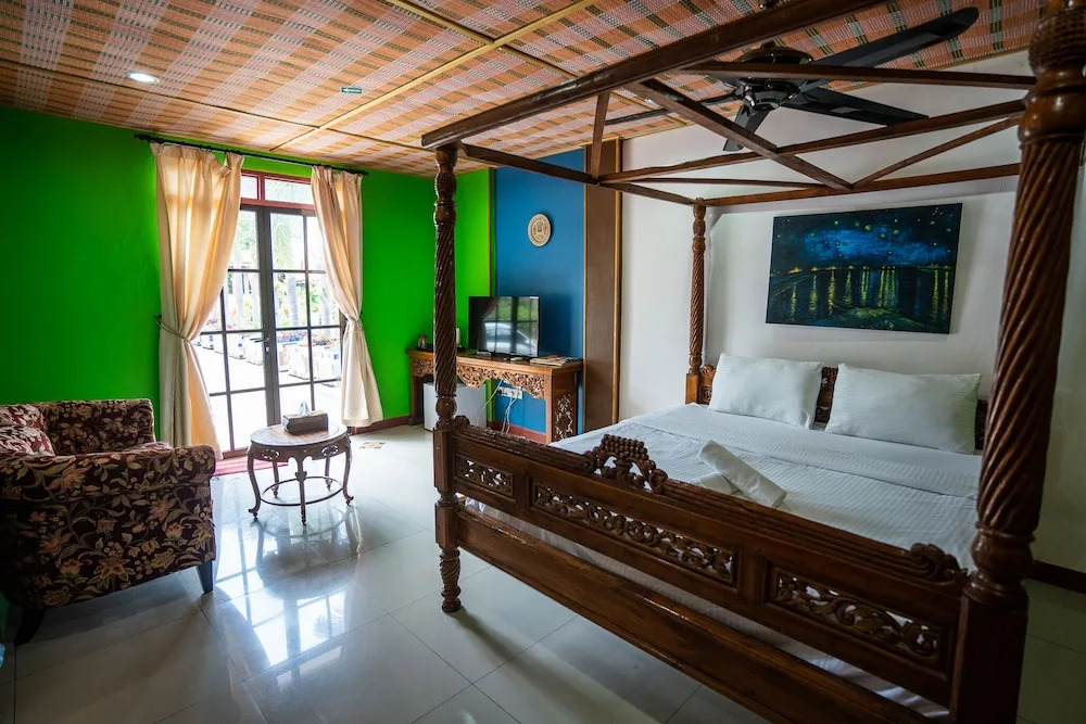 Lost Paradise Resort