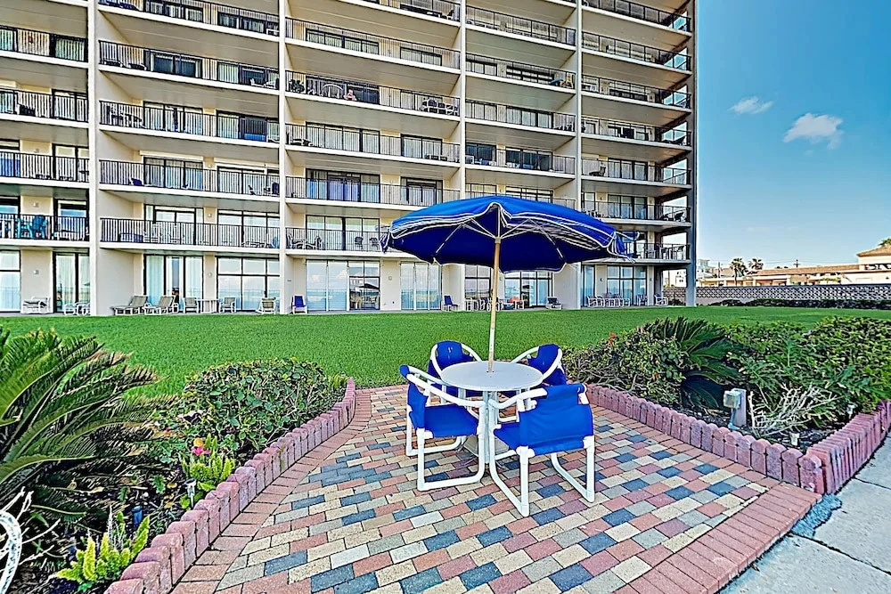 Suntide III Condominiums