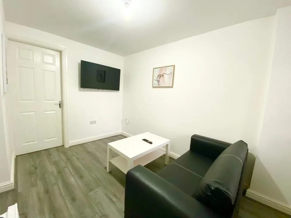 Tong Apartments