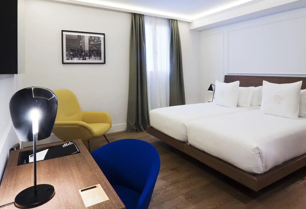 One Shot Reina Victoria Hotel - Général