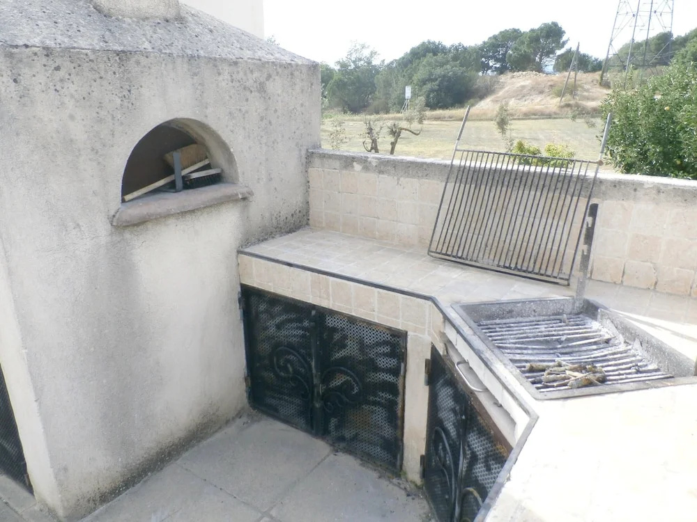 Villa With 3 Bedrooms in La Tour-d'aigues, With Private Pool, Furnished Garden and Wifi