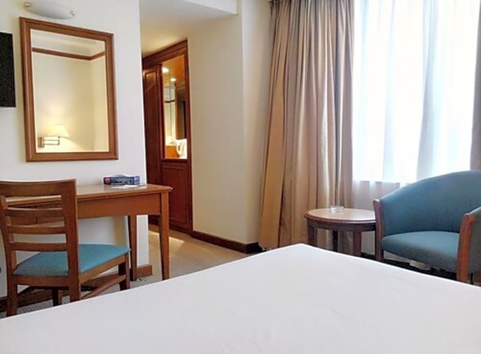 Mandarin Court Hotel