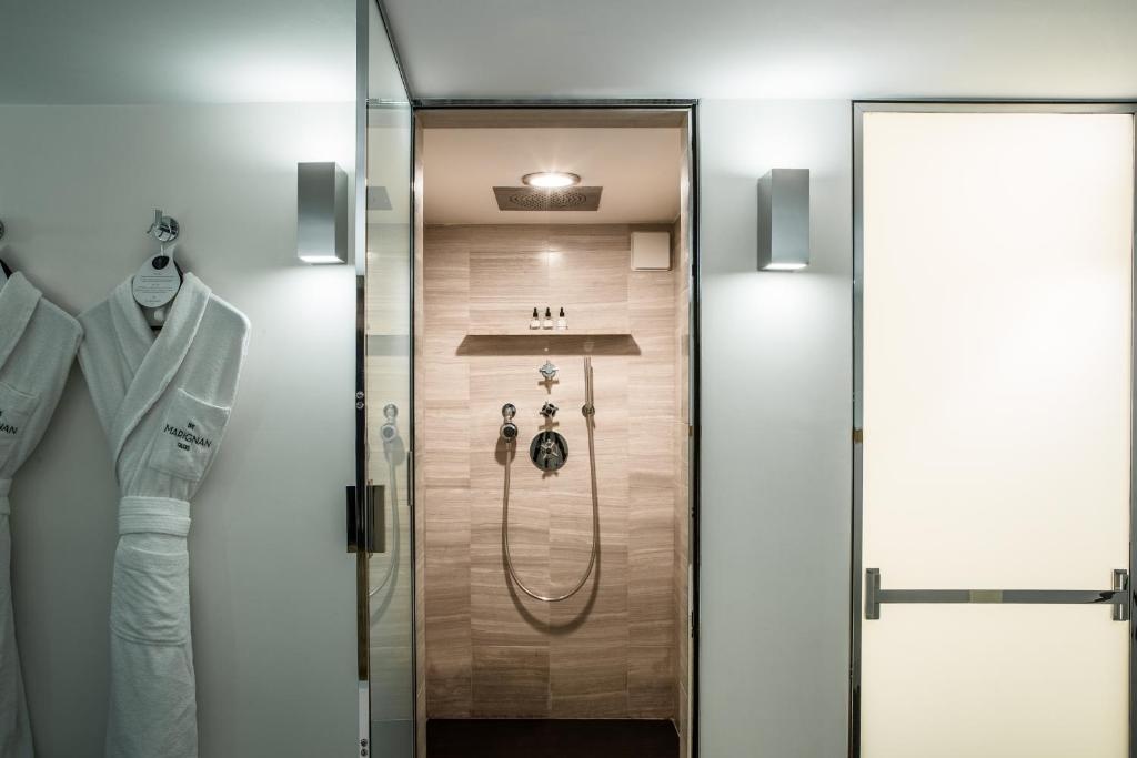 Hotel Marignan Champs - Elysées 28