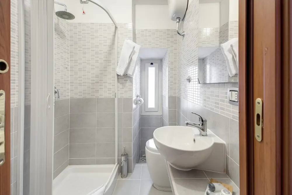 Double room (full double bed)